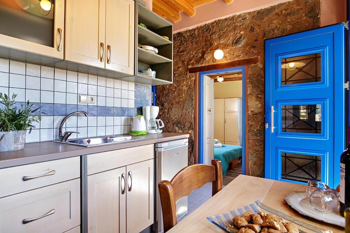 Mirthios-Hill Apartments Плакиас Экстерьер фото