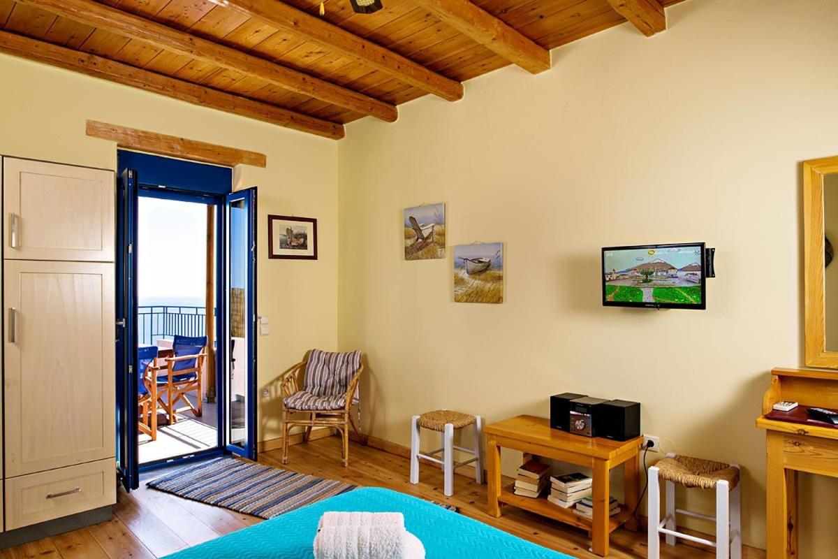Mirthios-Hill Apartments Плакиас Экстерьер фото